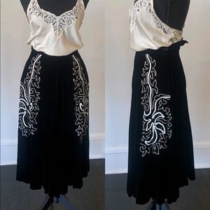 RARE Vintage Black Velvet 1940’s Swing Midi Skirt